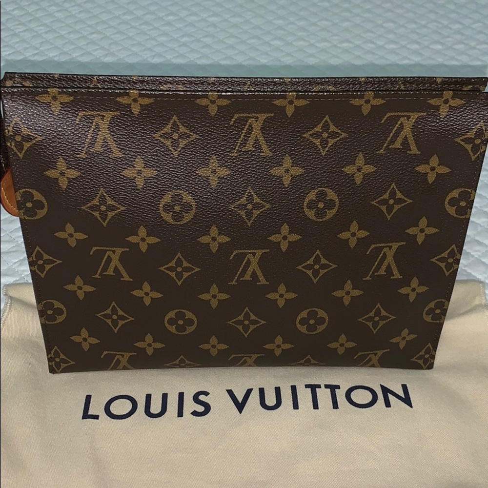 LOUIS VUITTON MONOGRAM TOILETRY POUCH 26